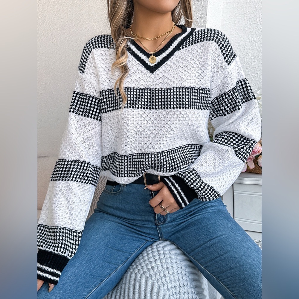 Contrast Striped V-Neck Sweater